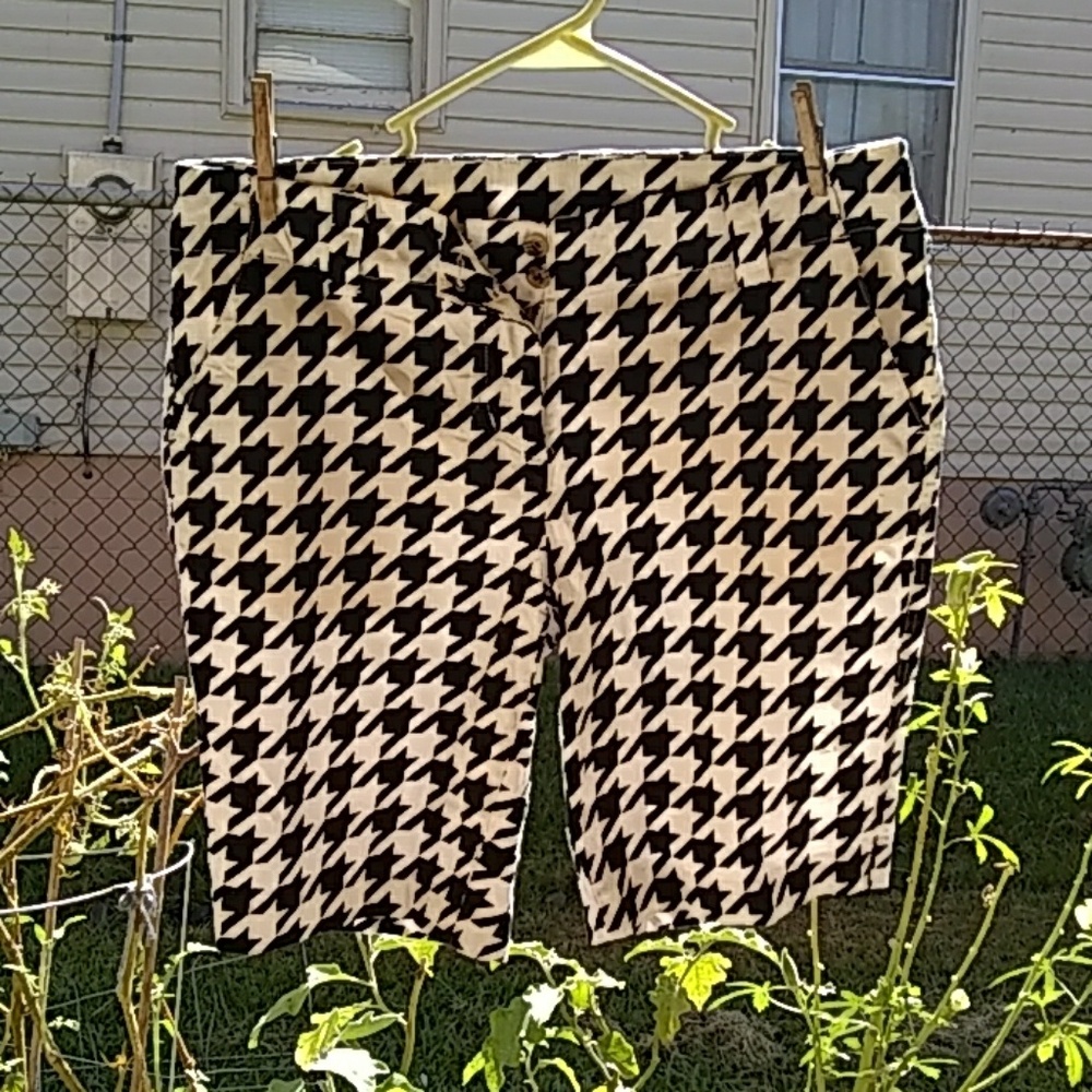 A Gorgeous's pair of Houndstooth's shorts